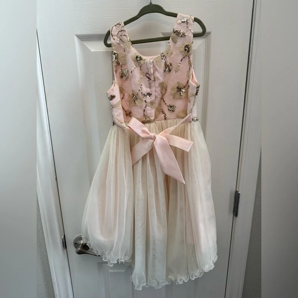 American Princess Satin Label in Soft Blush and‎ Gold Embroidery